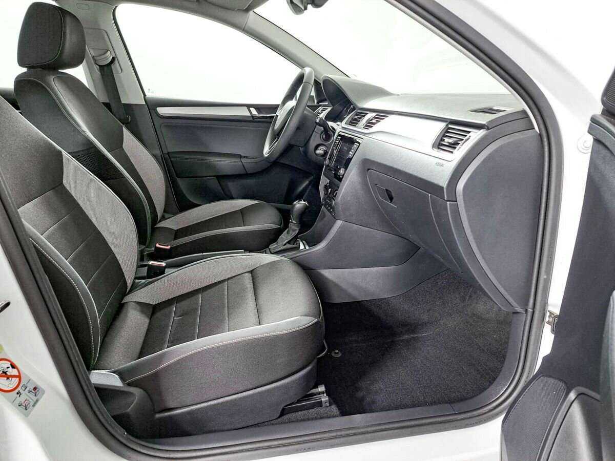 Купить Skoda Rapid, 2018, 80 000 км, фото №8