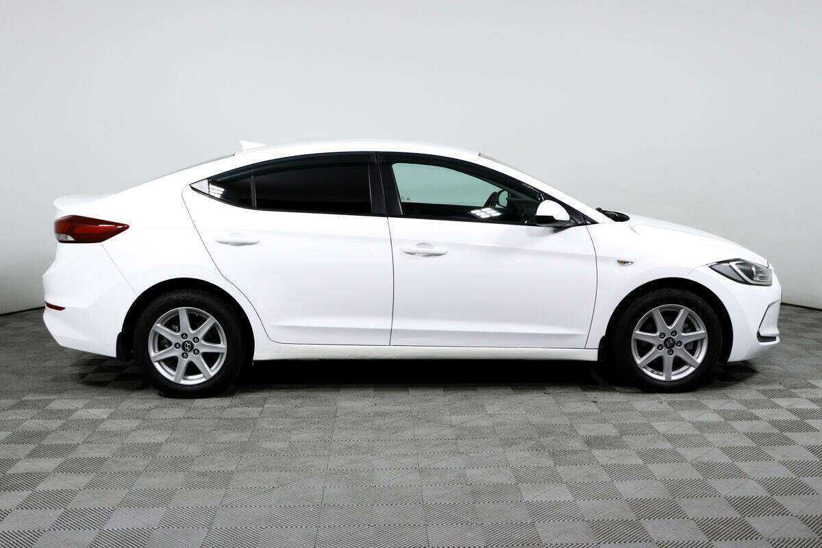 Купить Hyundai Elantra, 2018, 61 500 км, фото №4