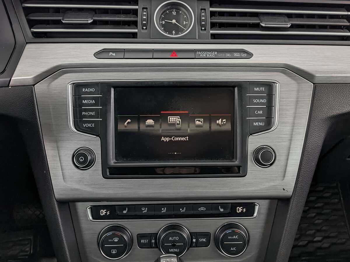 Купить Volkswagen Passat, 2016, 61 012 км, фото №12