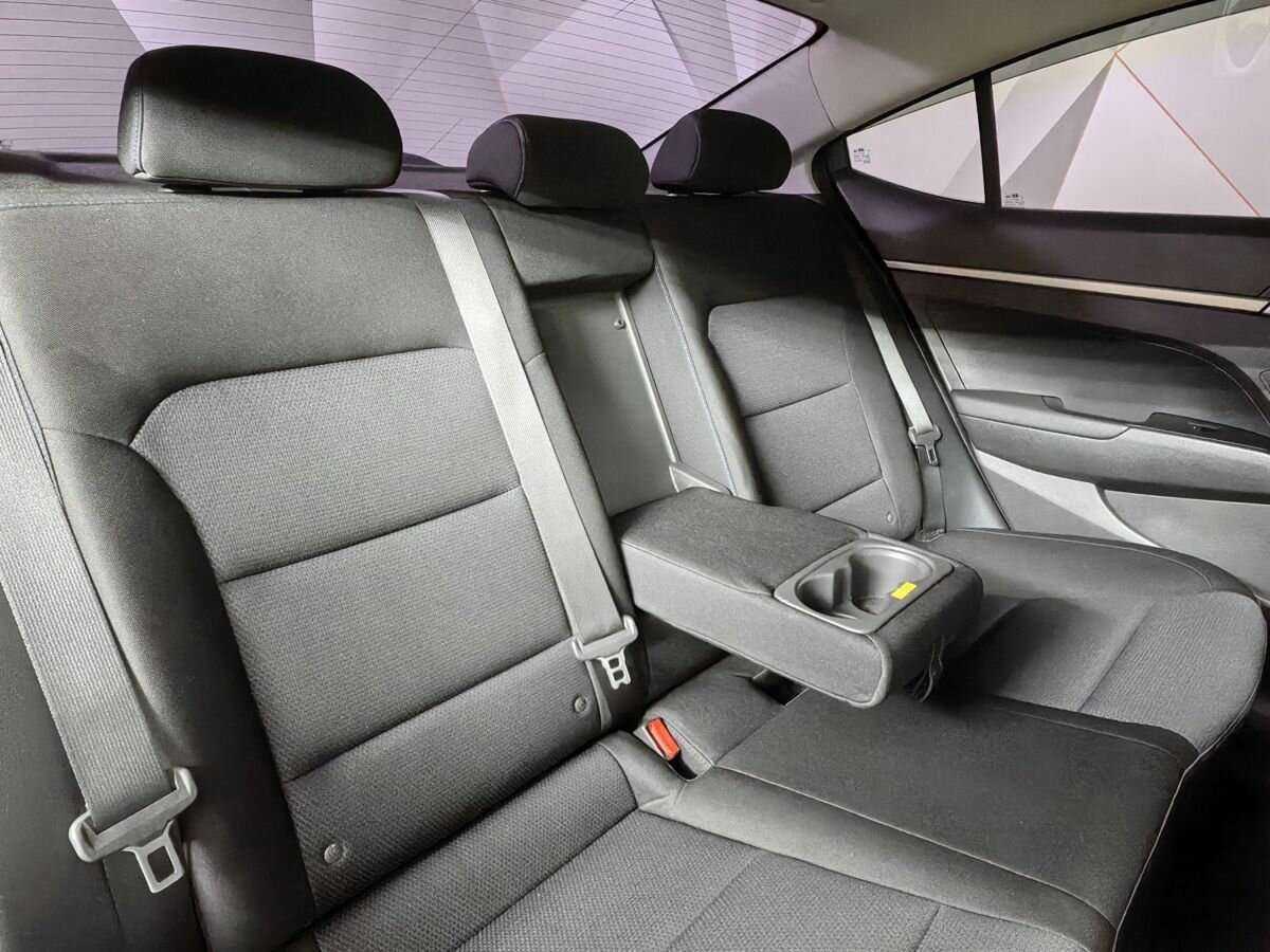 Купить Hyundai Elantra, 2018, 191 898 км, фото №12
