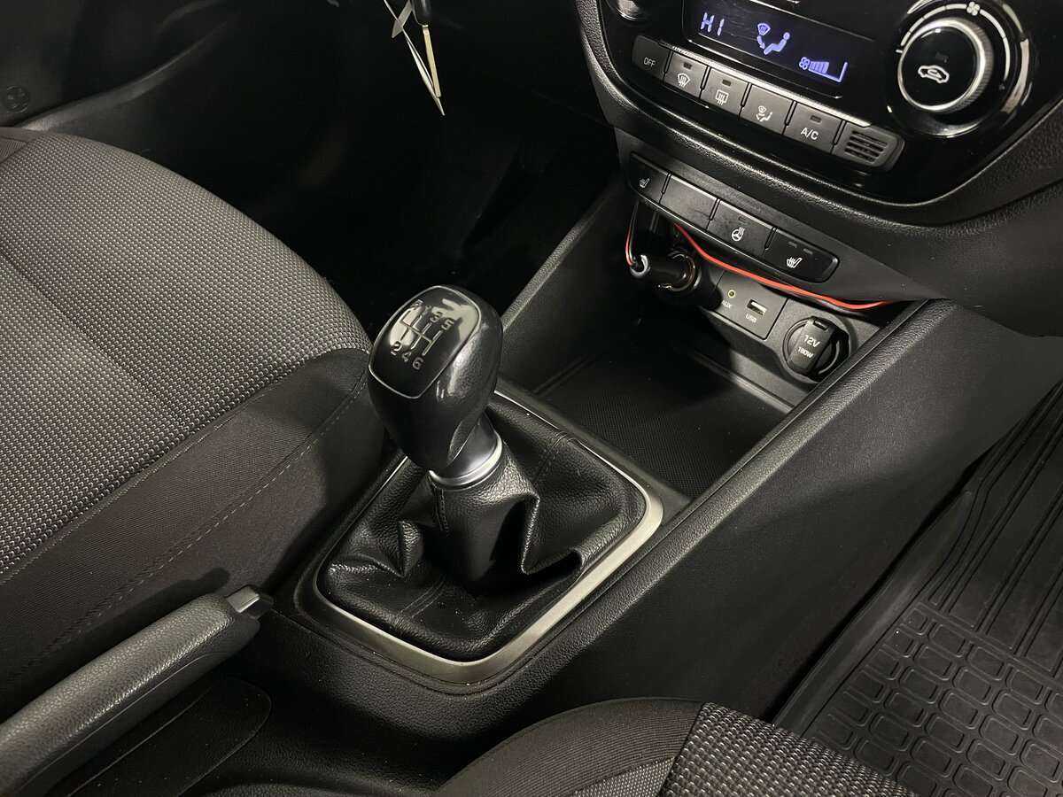 Купить Hyundai Solaris, 2017, 120 850 км, фото №15