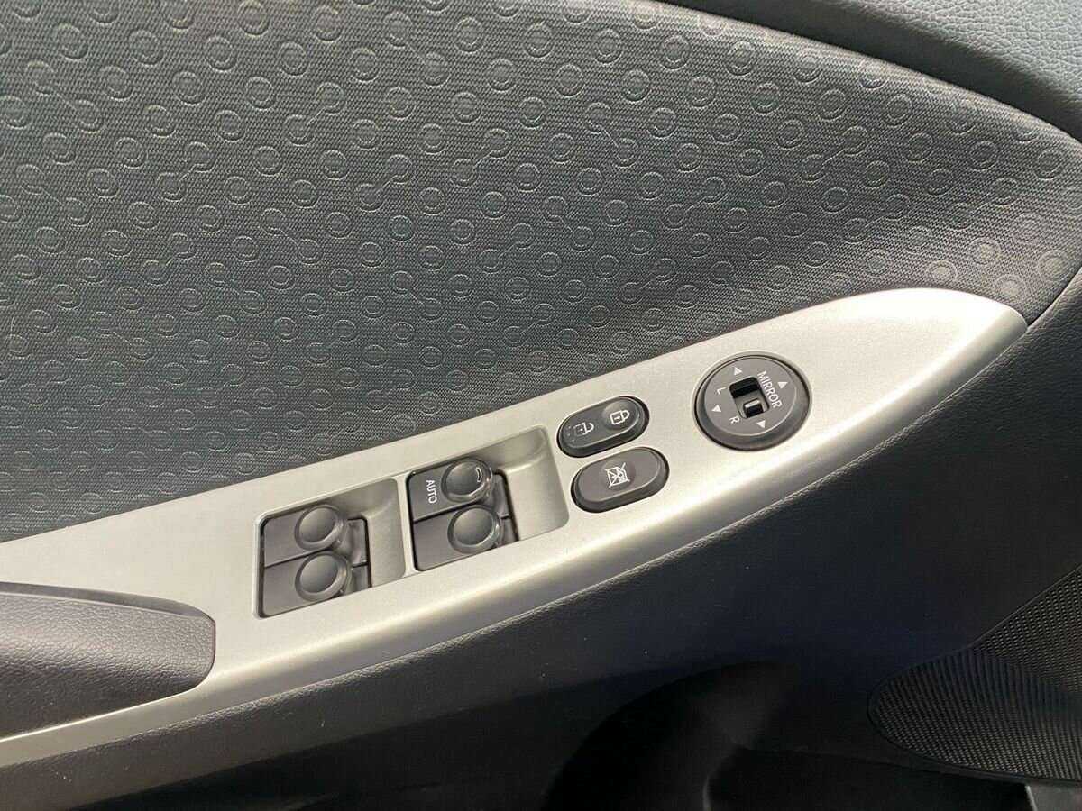 Купить Hyundai Solaris, 2012, 142 823 км, фото №17