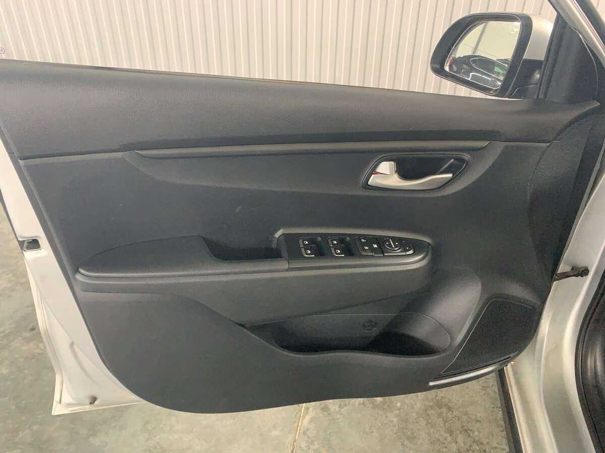 Купить Kia Rio X-Line, 2019, 60 439 км, фото №21