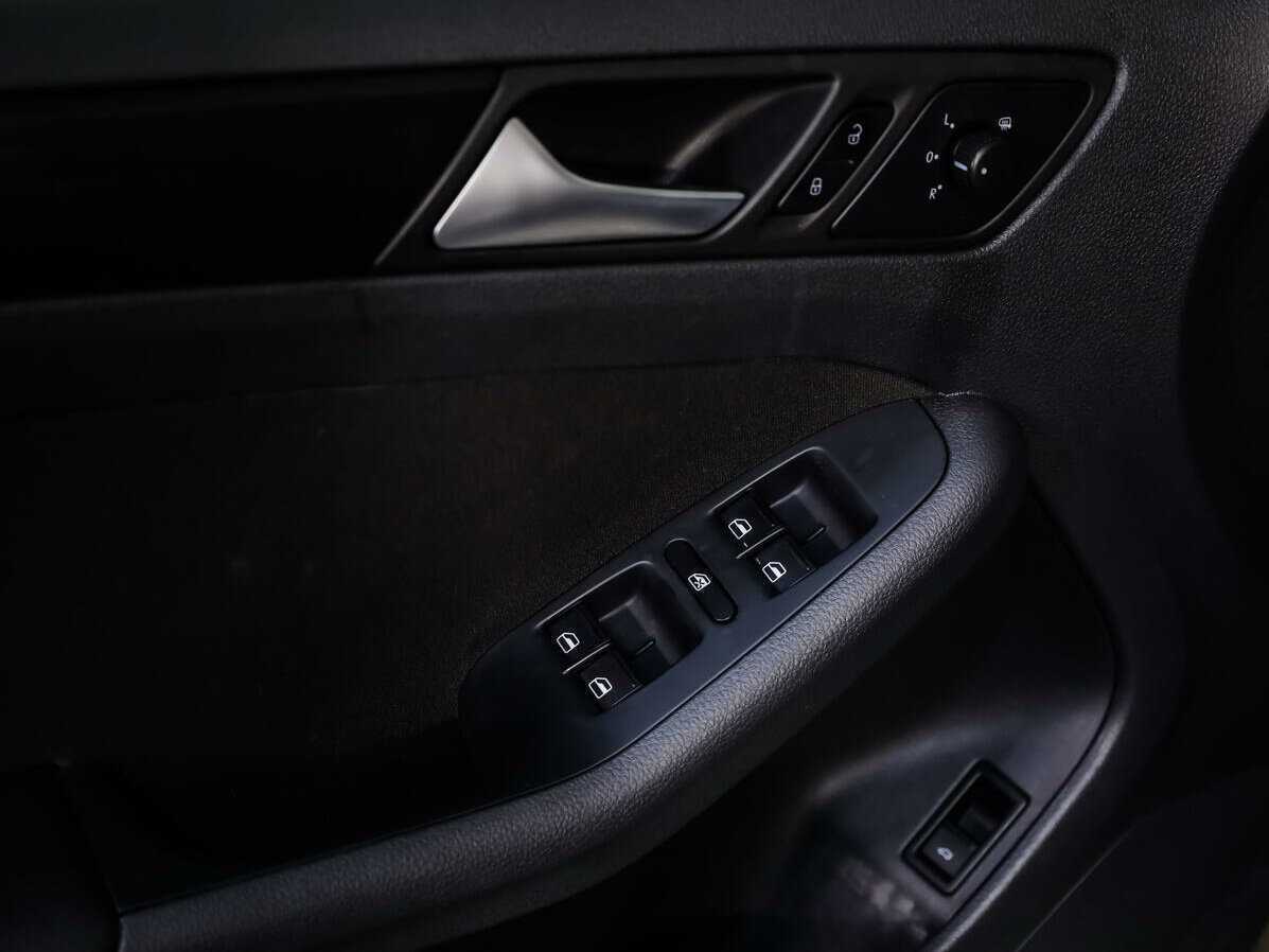 Купить Volkswagen Jetta, 2012, 182 859 км, фото №14