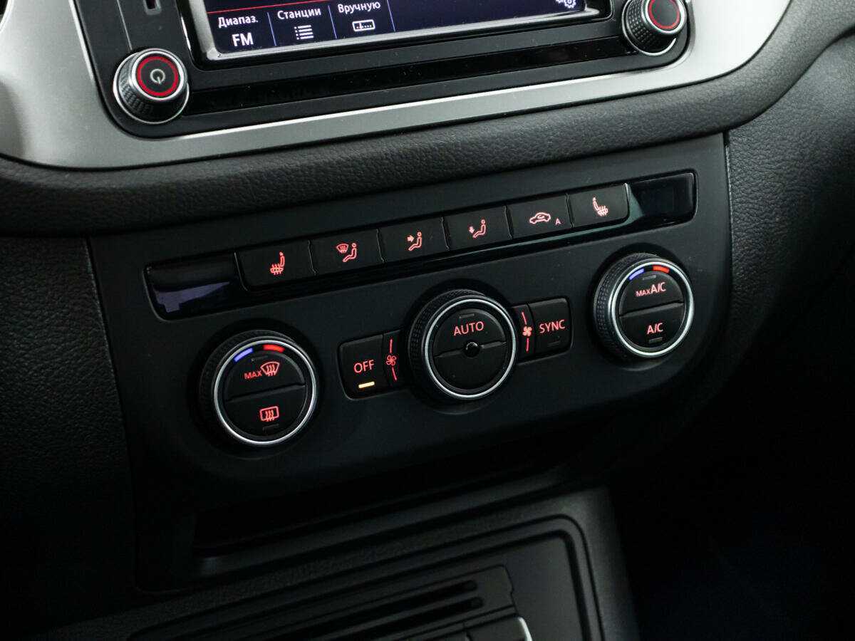 Купить Volkswagen Tiguan, 2015, 234 604 км, фото №16