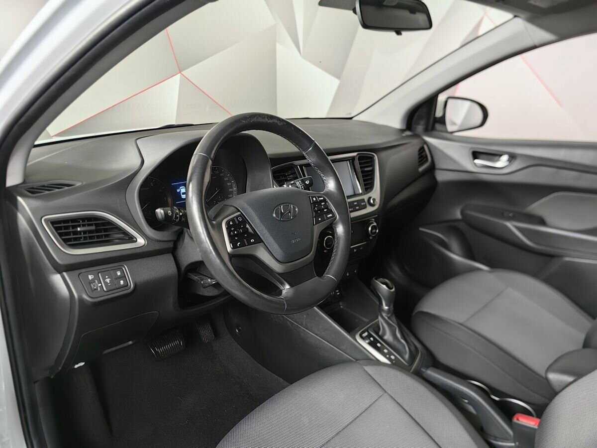 Купить Hyundai Solaris, 2017, 130 258 км, фото №9