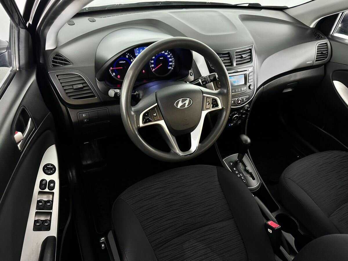 Купить Hyundai Solaris, 2015, 169 939 км, фото №7