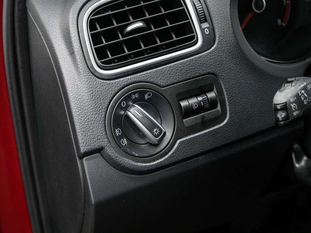 Купить Volkswagen Polo, 2017, 93 000 км, фото №14