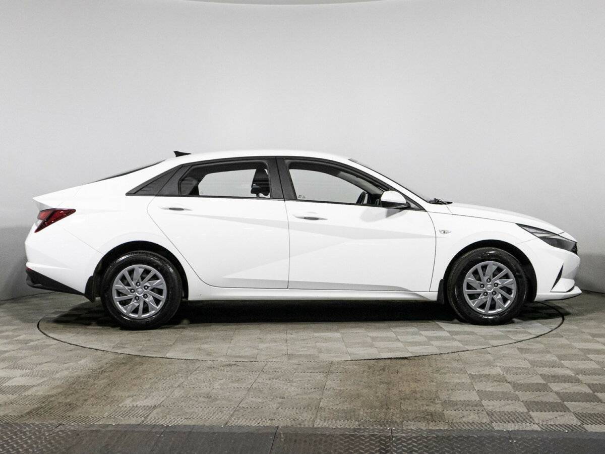 Купить Hyundai Elantra, 2021, 44 371 км, фото №4