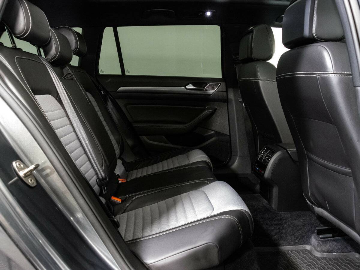 Купить Volkswagen Passat, 2016, 228 105 км, фото №17