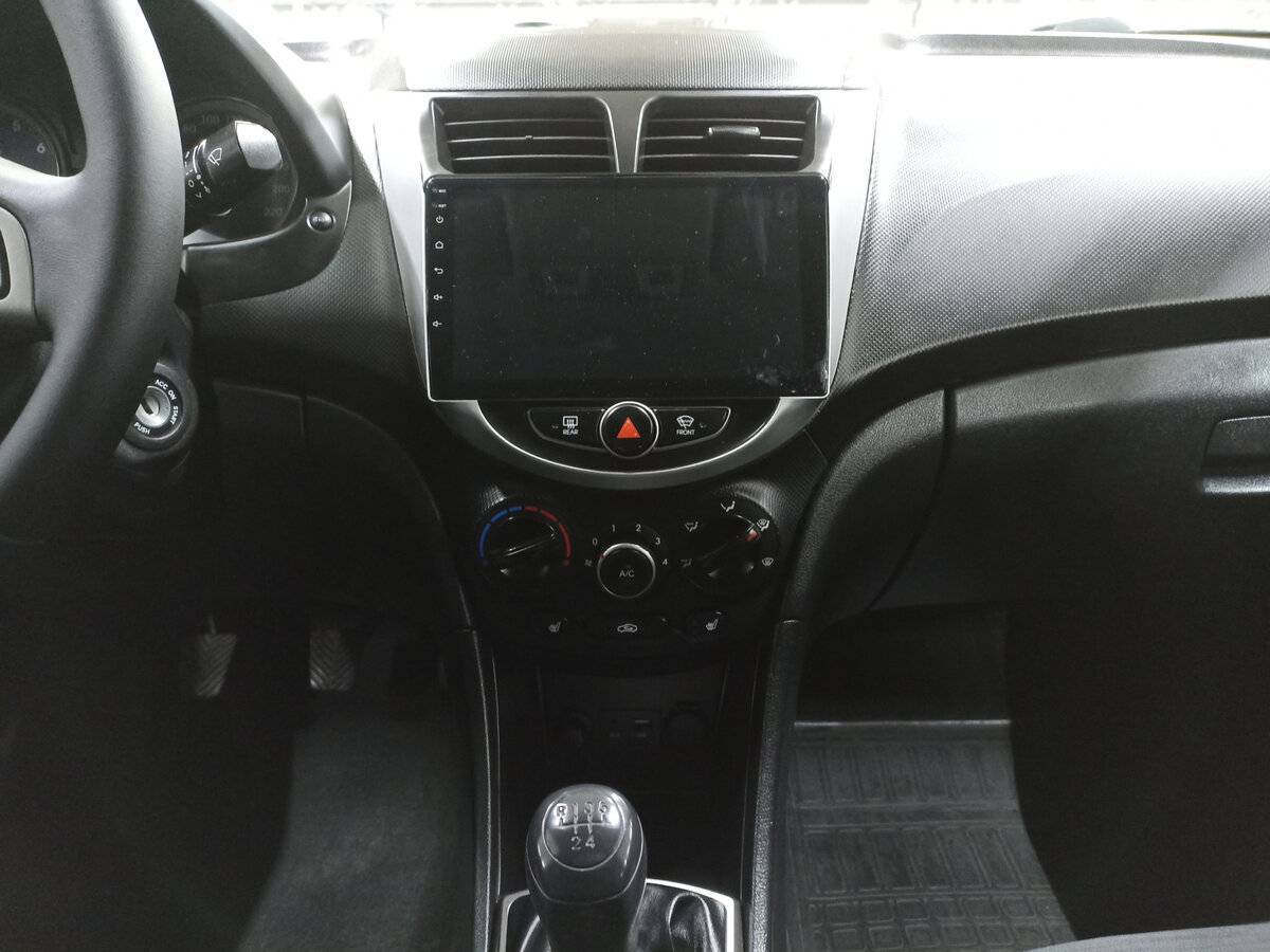 Купить Hyundai Solaris, 2015, 187 815 км, фото №15